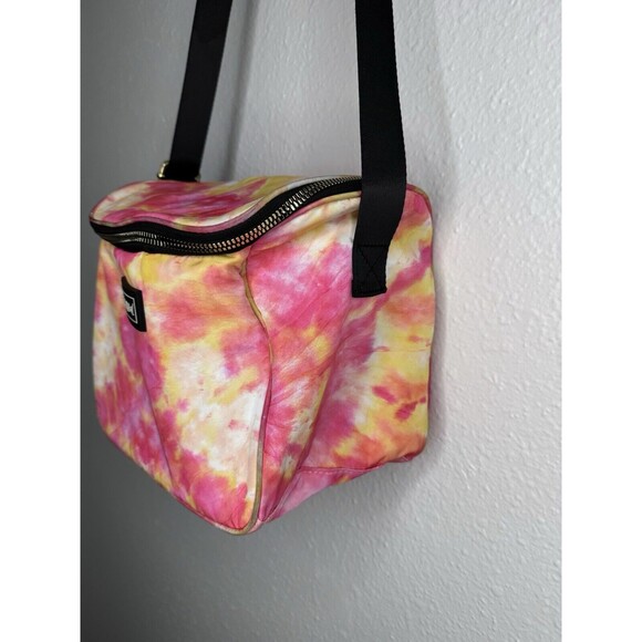 Betsey Johnson Multi-Color Tie Dye Floral Insulated Lunch Bag Tote With Strap - Picture 3 of 10